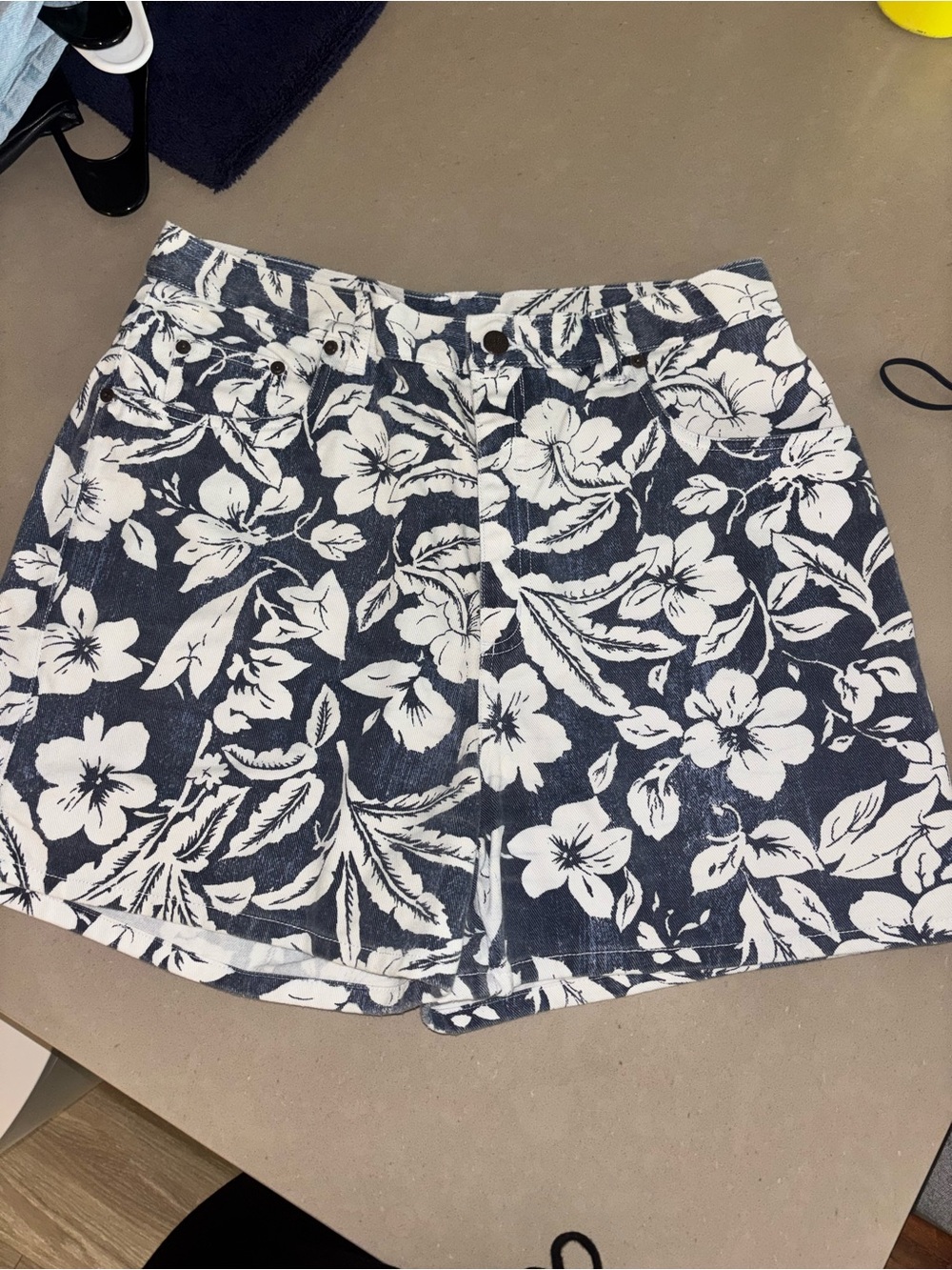 bill blass Navy & White Floral Jean Shorts